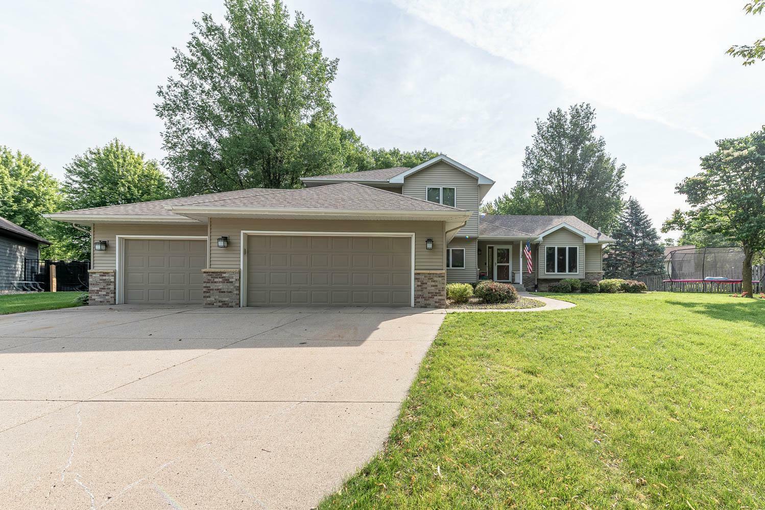 Property Photo: 25 Piccadilly Place MN 56001