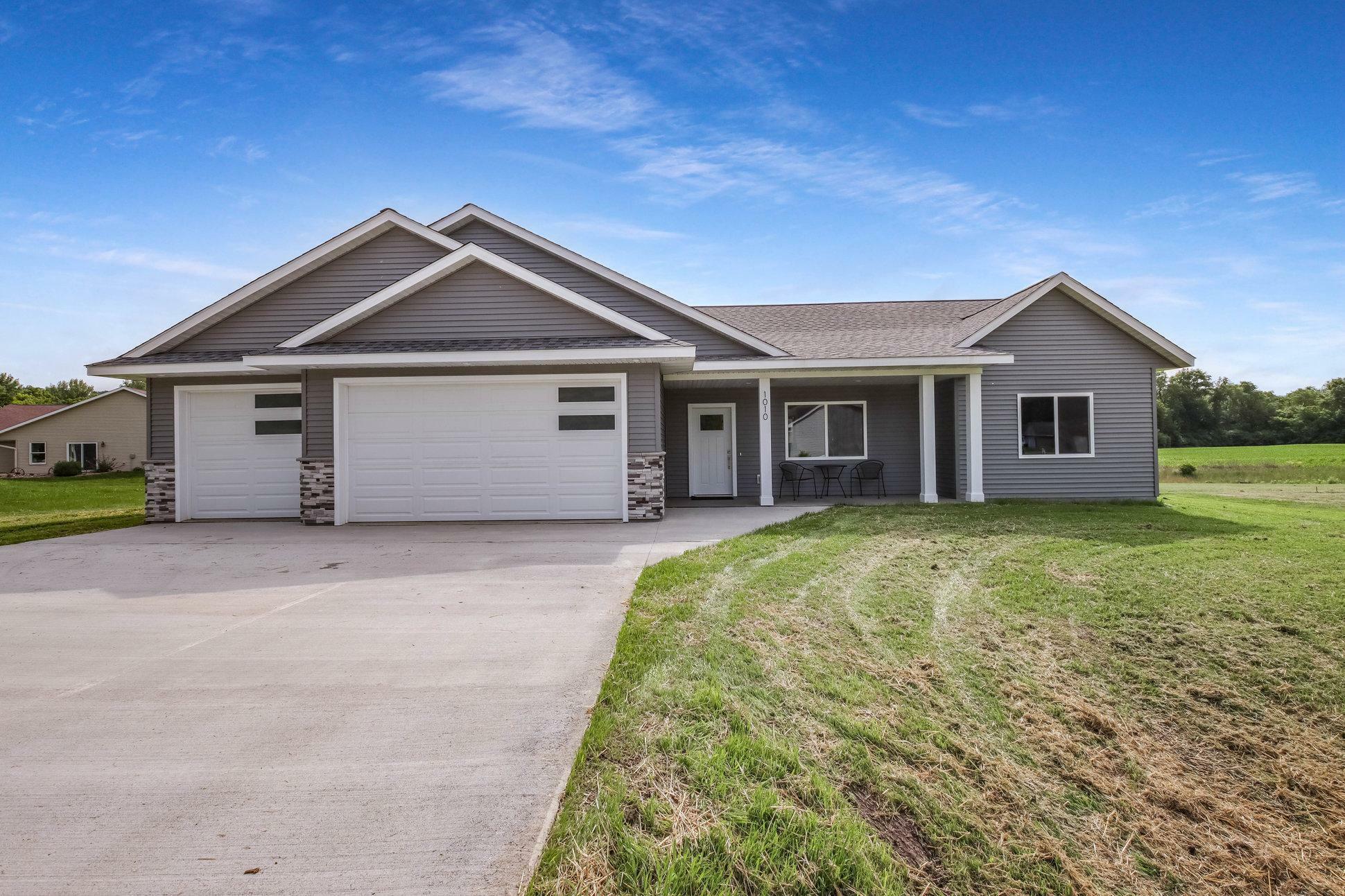 Property Photo: 1010 Riverwood Drive WI 54740