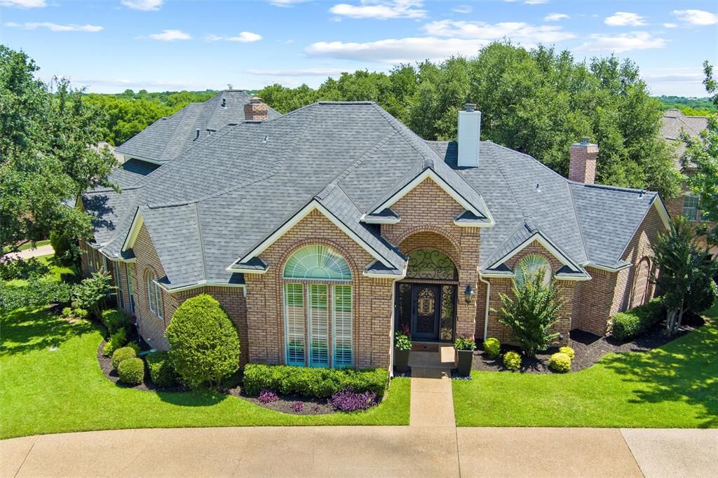 Property Photo:  900 Briar Ridge Drive  TX 76034 