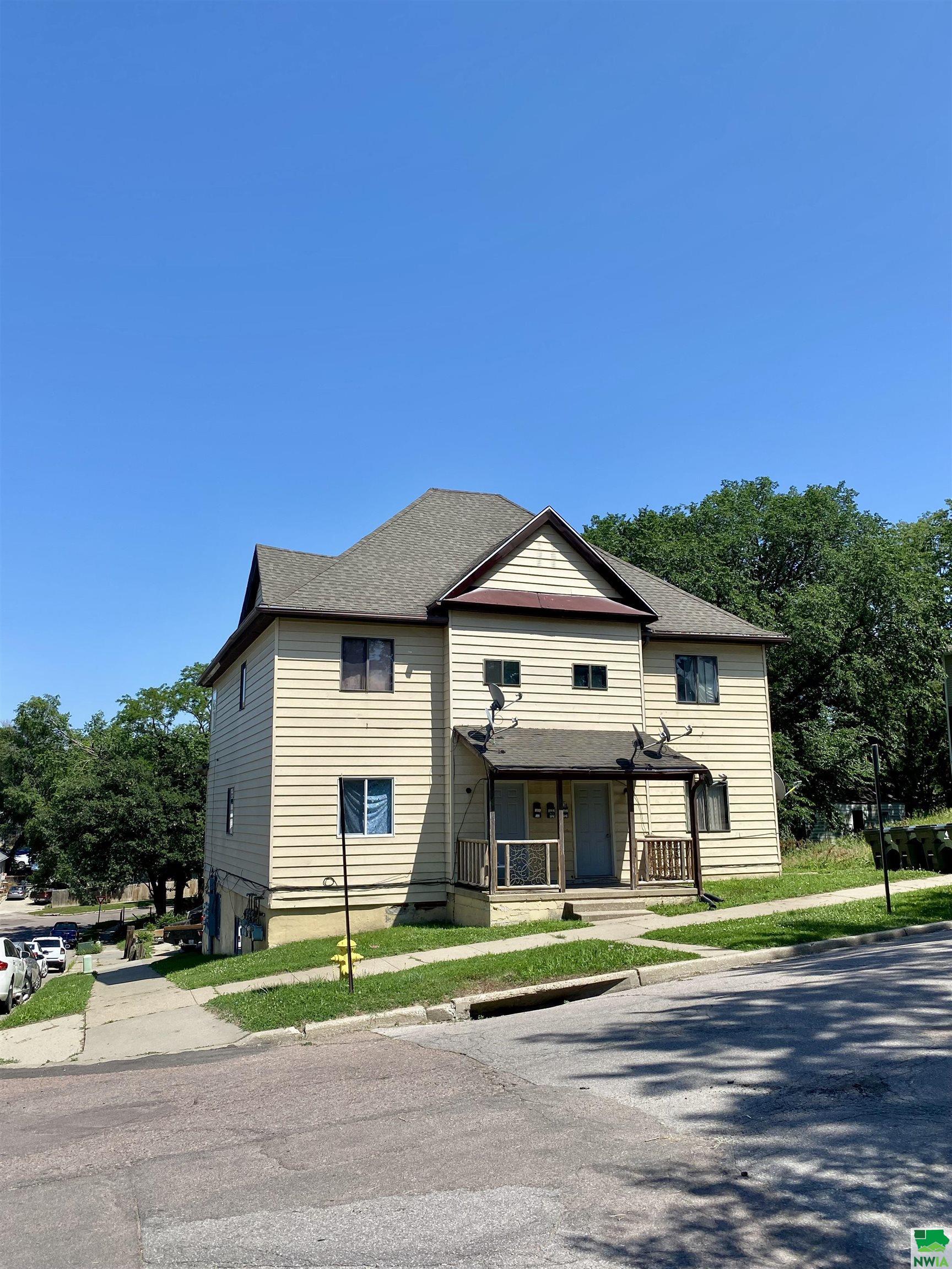 Property Photo: 1332-34 Jennings St IA 51104-4331