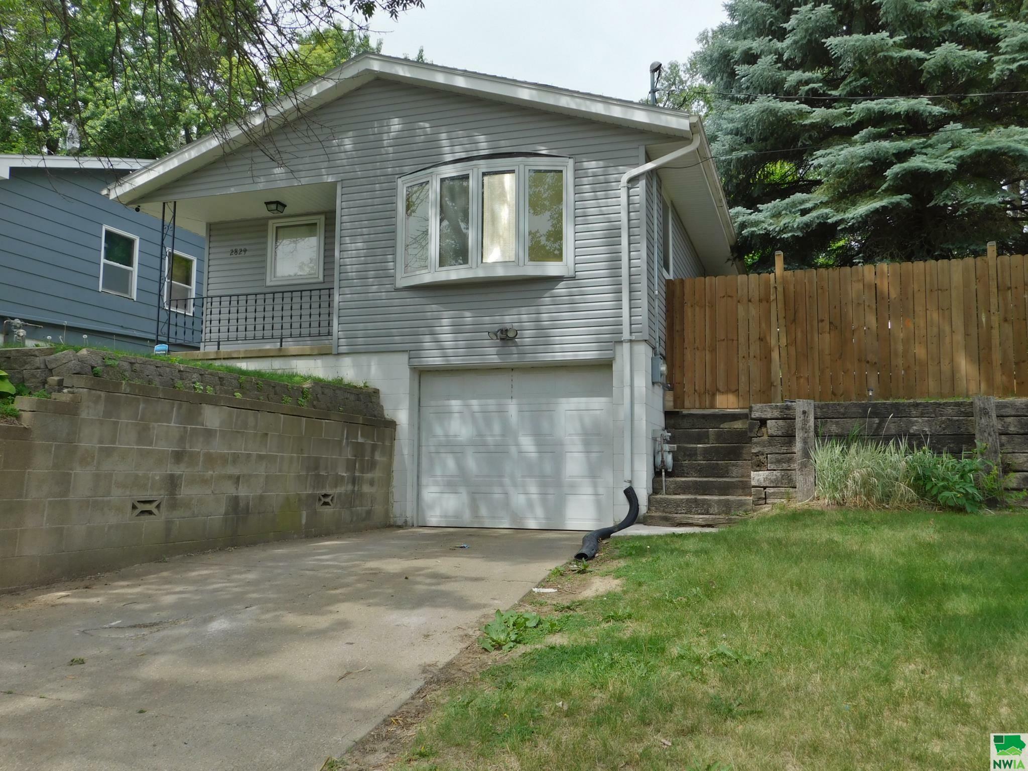 2829 Morgan St  Sioux City IA 51104 photo
