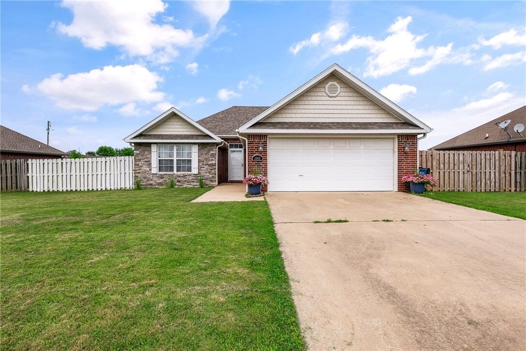 Property Photo:  1643 Charles Street  AR 72751 