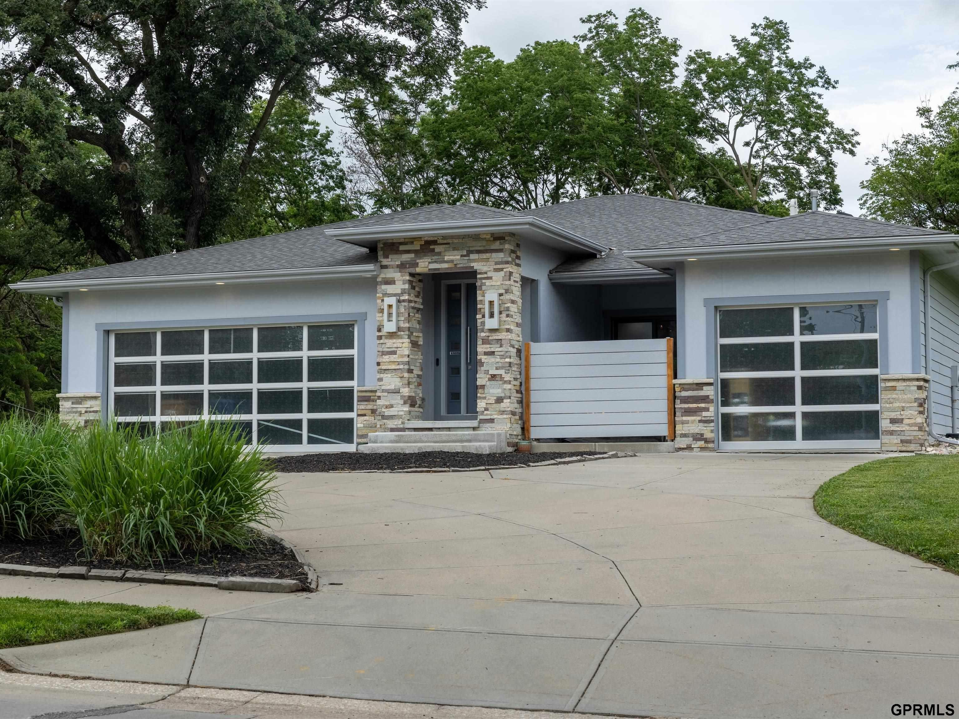 201 Bellevue Boulevard  Bellevue NE 68005 photo