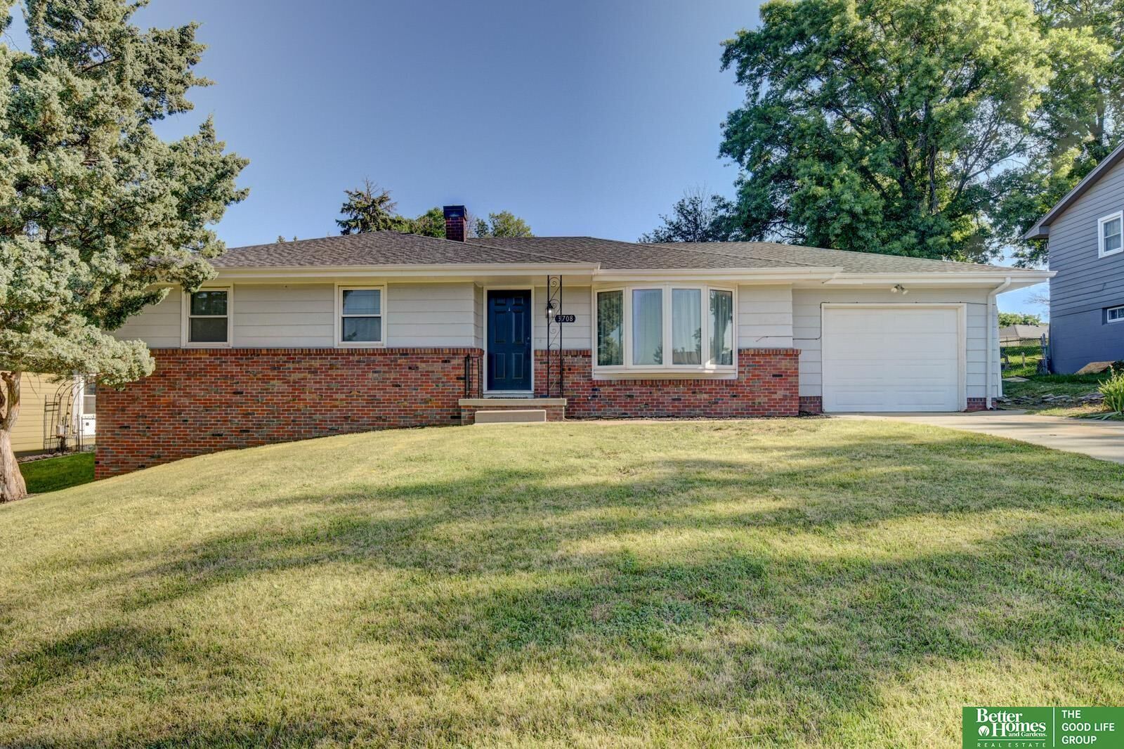 Property Photo: 3708 Greene Avenue NE 68147-9999
