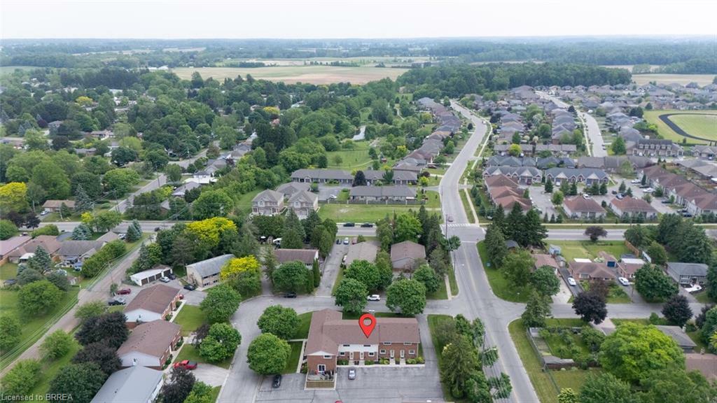Photo de la propriété: 32 Montclair Crescent 16 ON N3Y 4R9