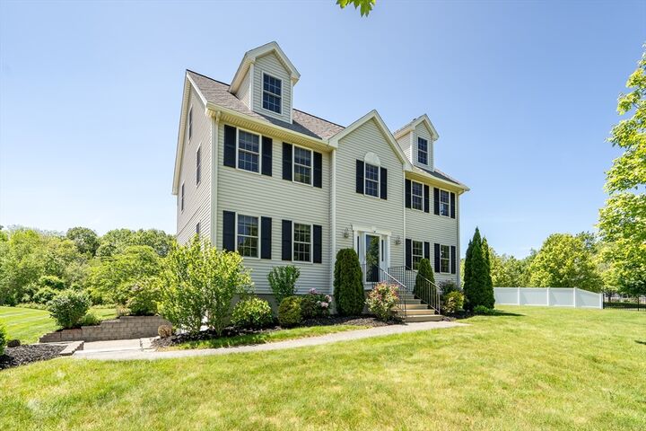 Property Photo: 7 Sequoia Dr MA 01887