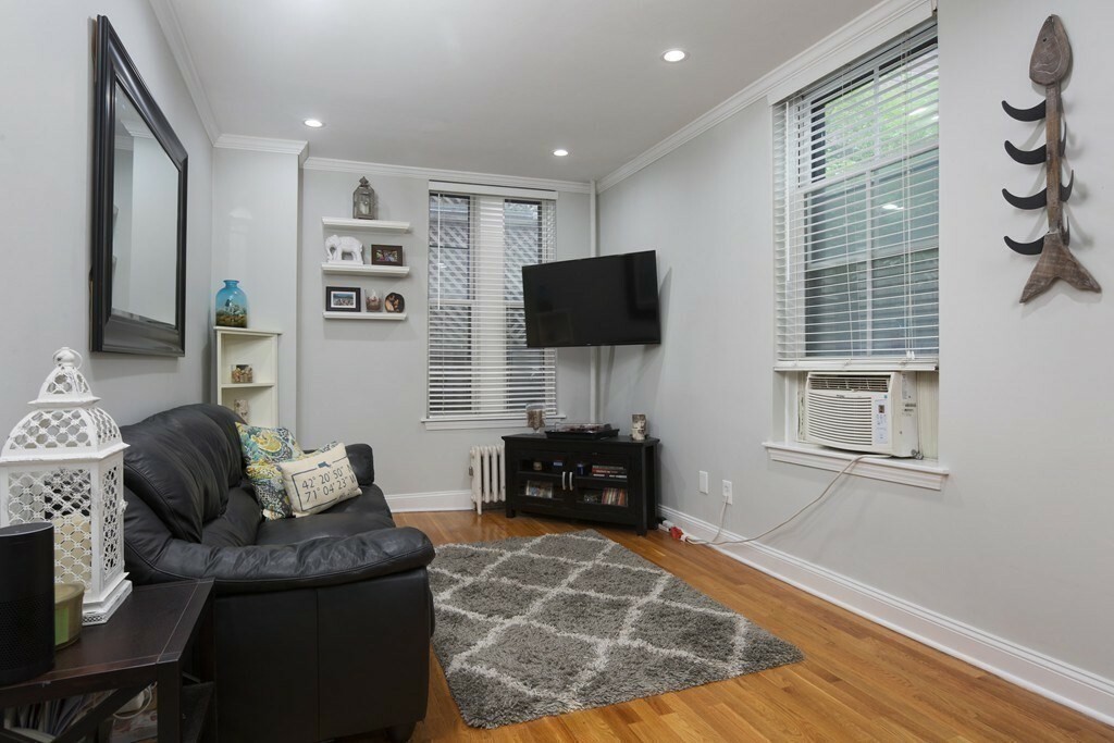 Property Photo: 17 Cazenove St 104 MA 02116