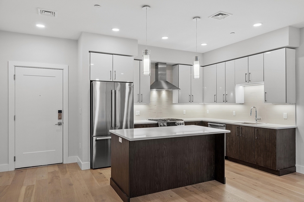 Property Photo: 124 Highland Ave 104 MA 02143