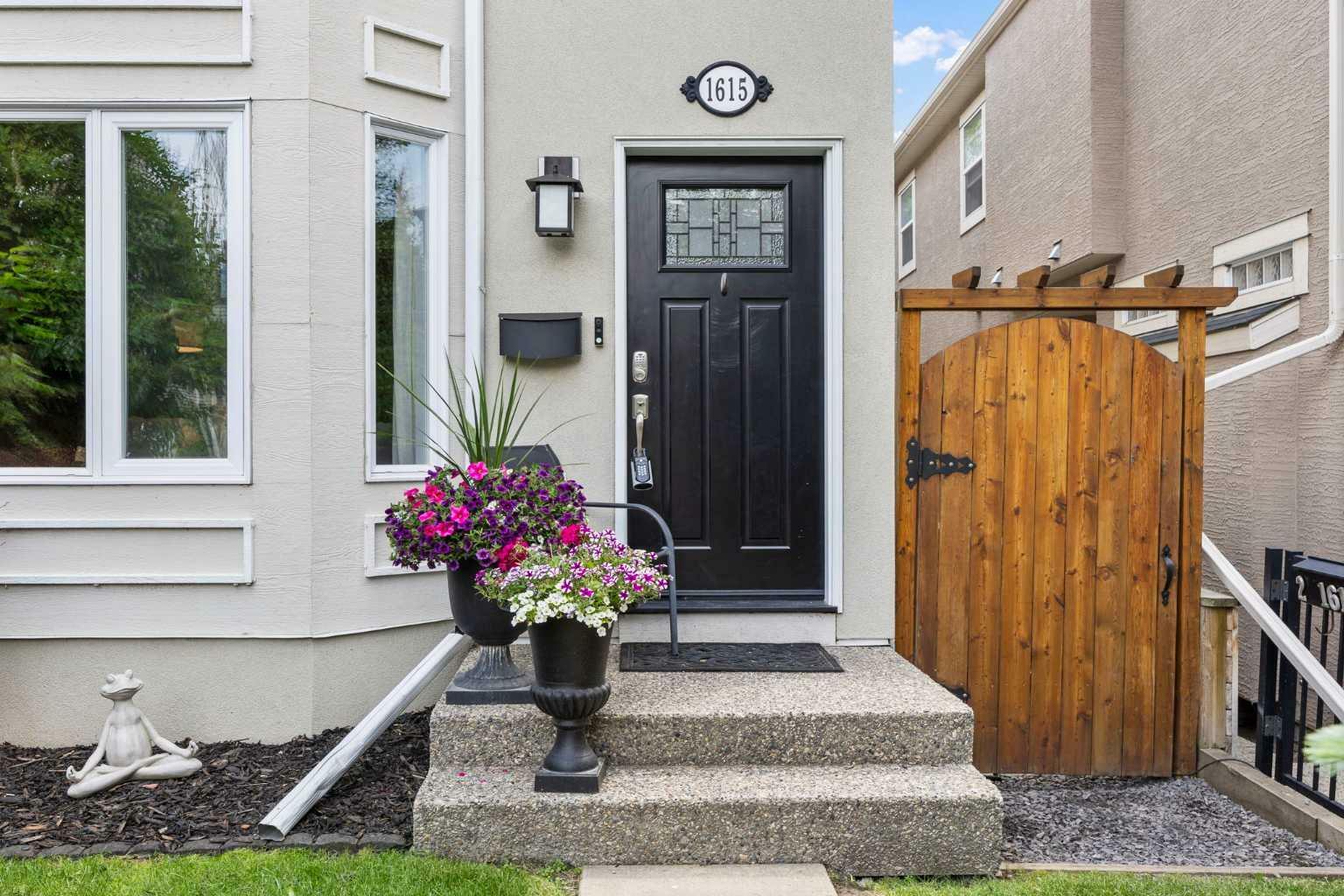 Property Photo: 1615 27 Avenue SW AB T2T 1G7