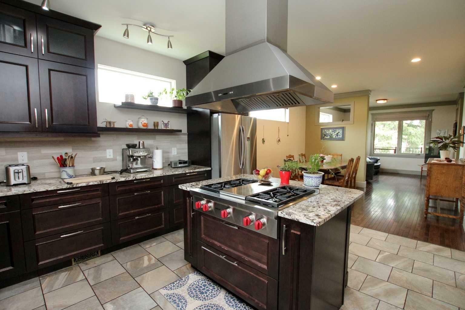 Photo de la propriété: 4525 48 Street AB T6H 1X6