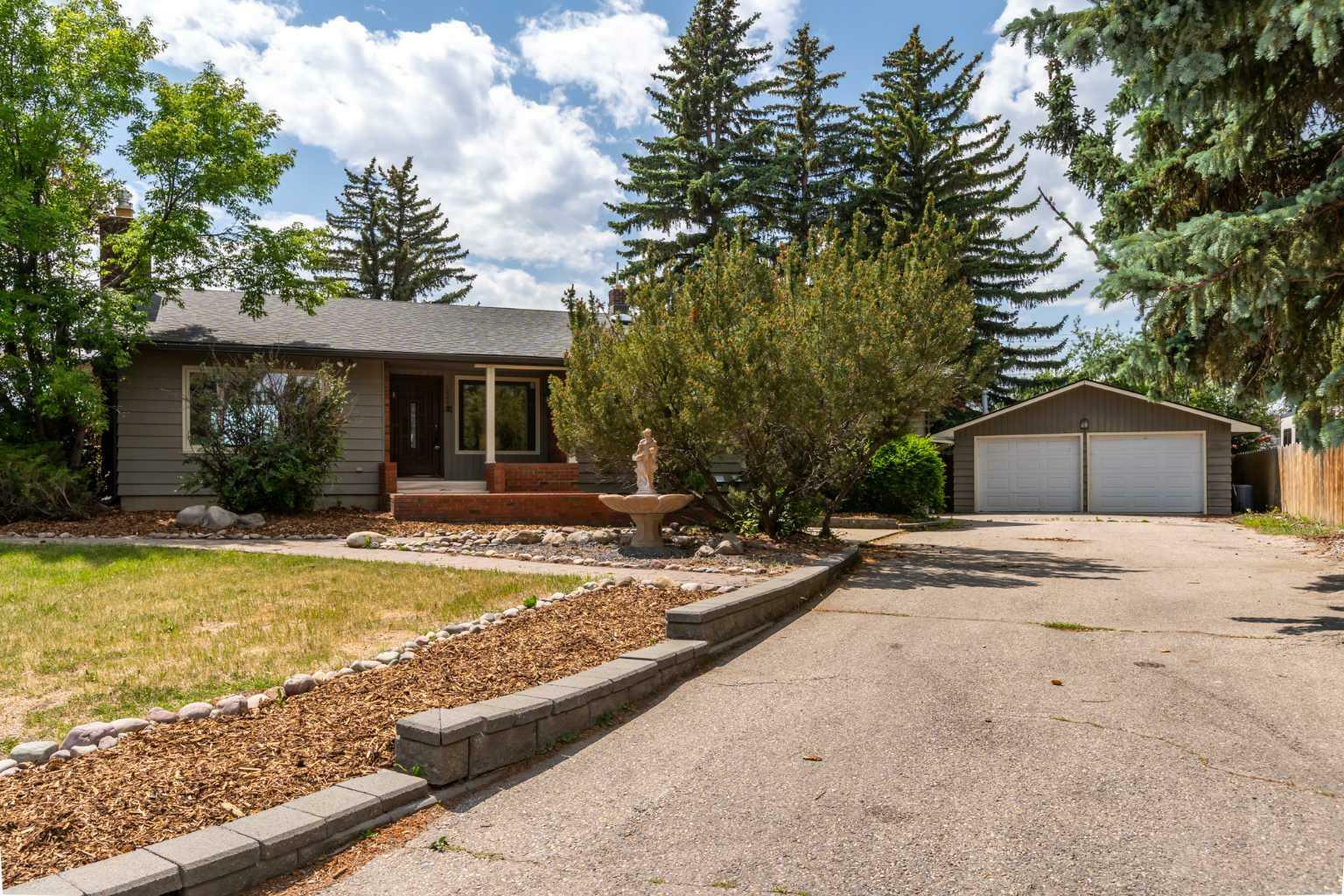 Property Photo: 1025 5 Street SW AB T1V 1A8