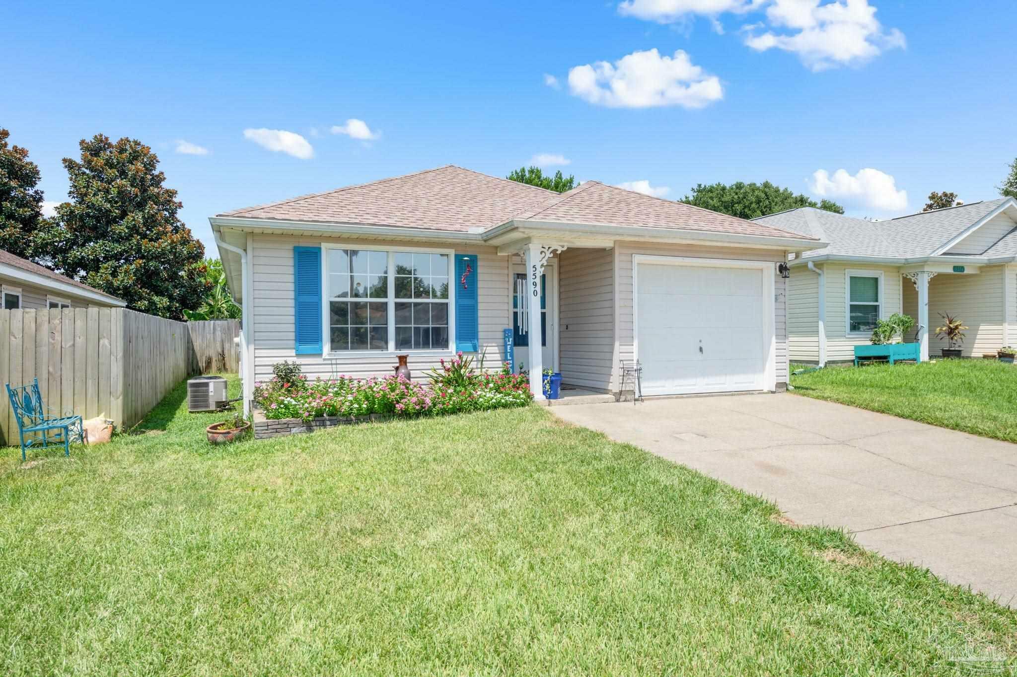 Property Photo: 5590 Meadow Creek Pl FL 32563