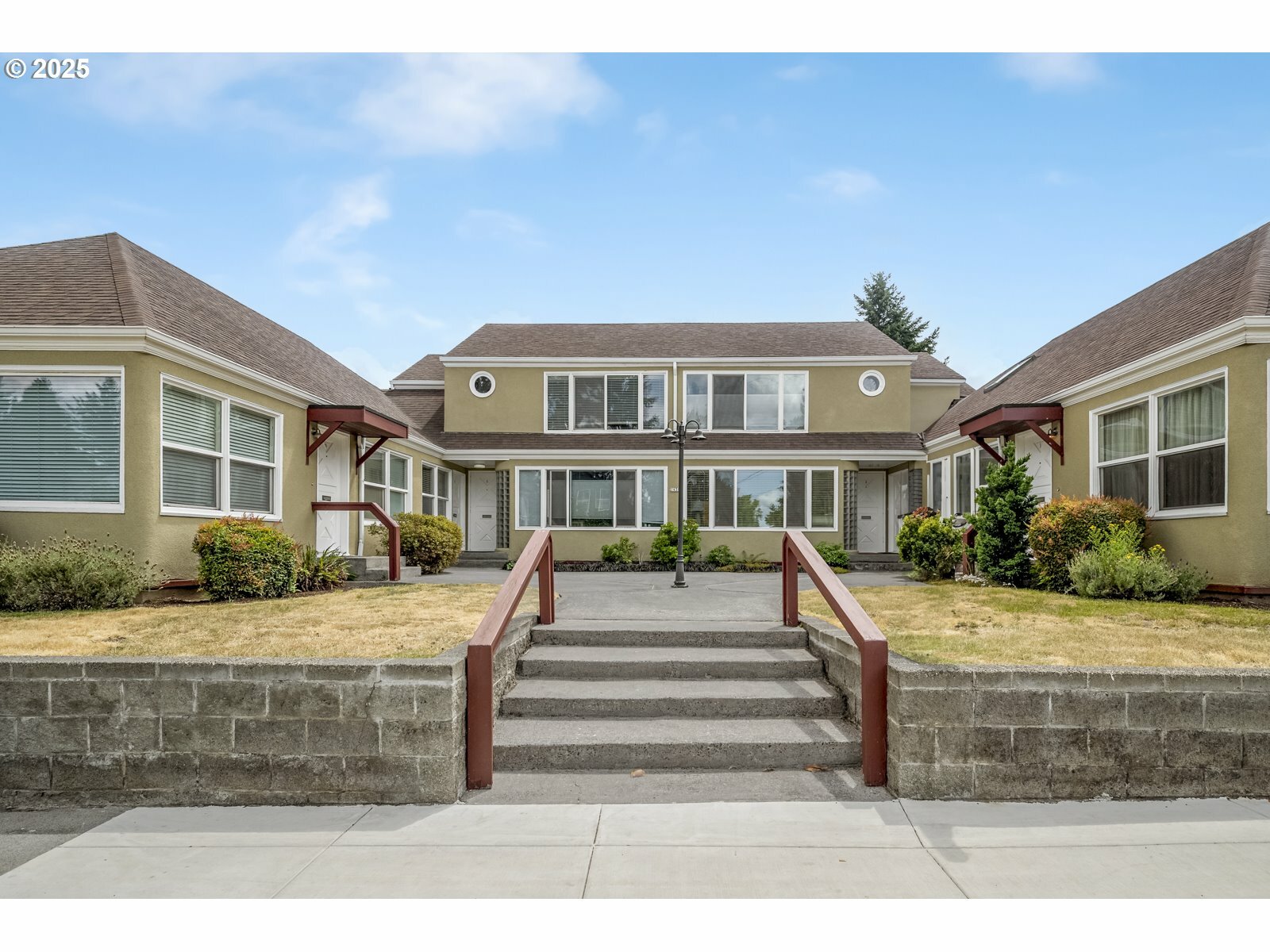 2438 NE Killingsworth St 2  Portland OR 97211 photo