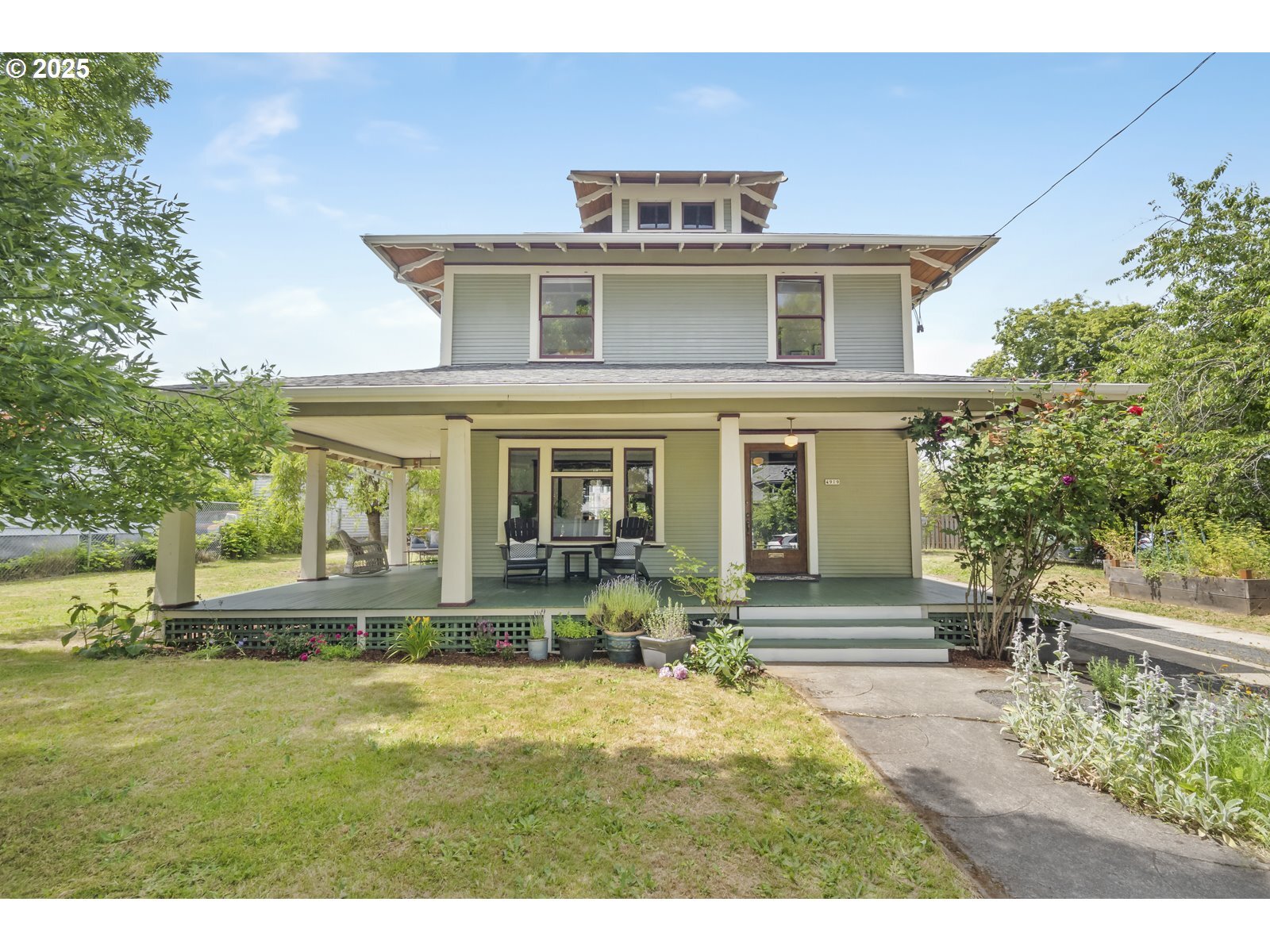 Property Photo: 4919 NE 18th Ave OR 97211
