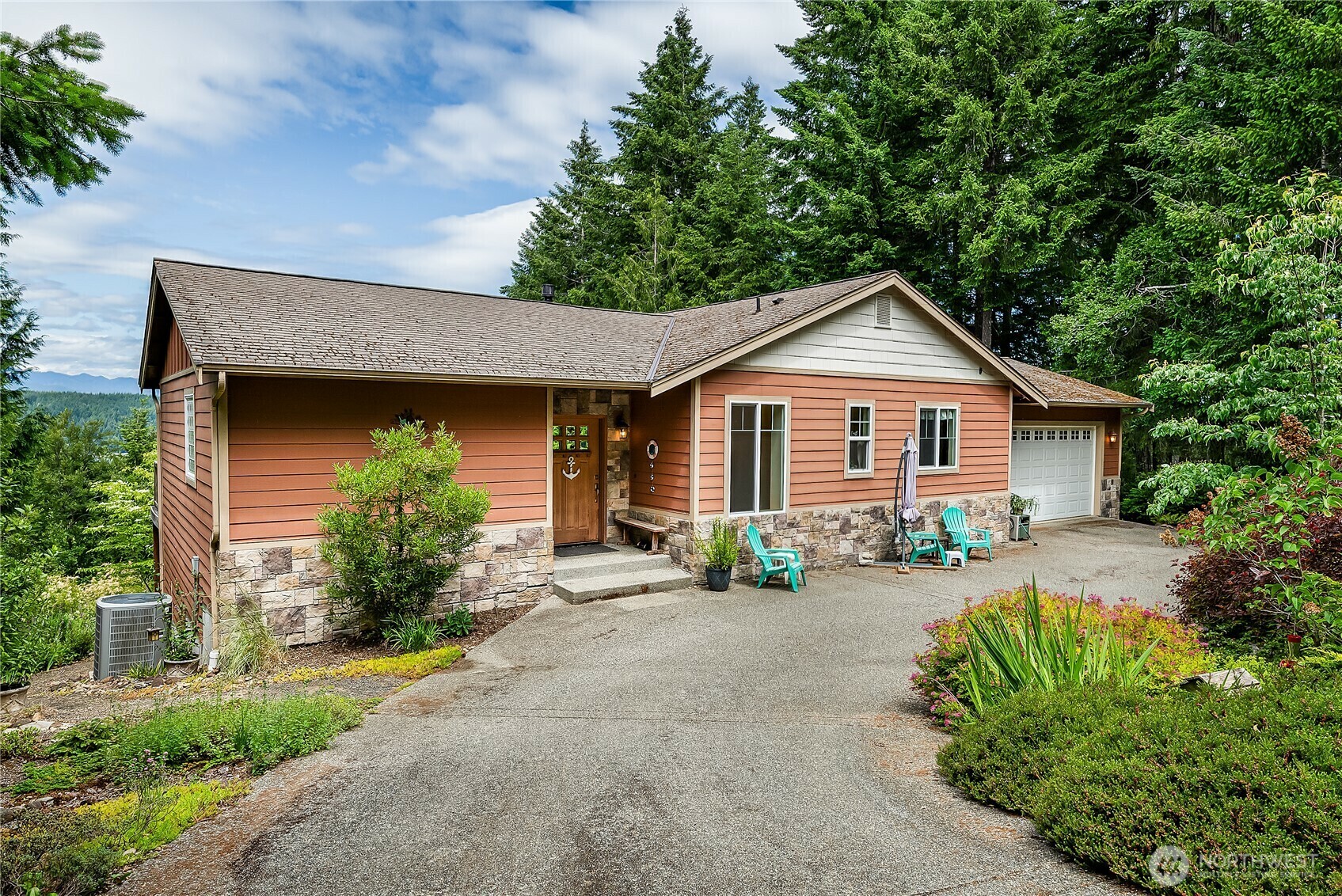 Property Photo: 280 E Spruce Street WA 98592