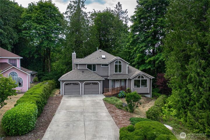 Property Photo: 976 NE Milton Court WA 98311