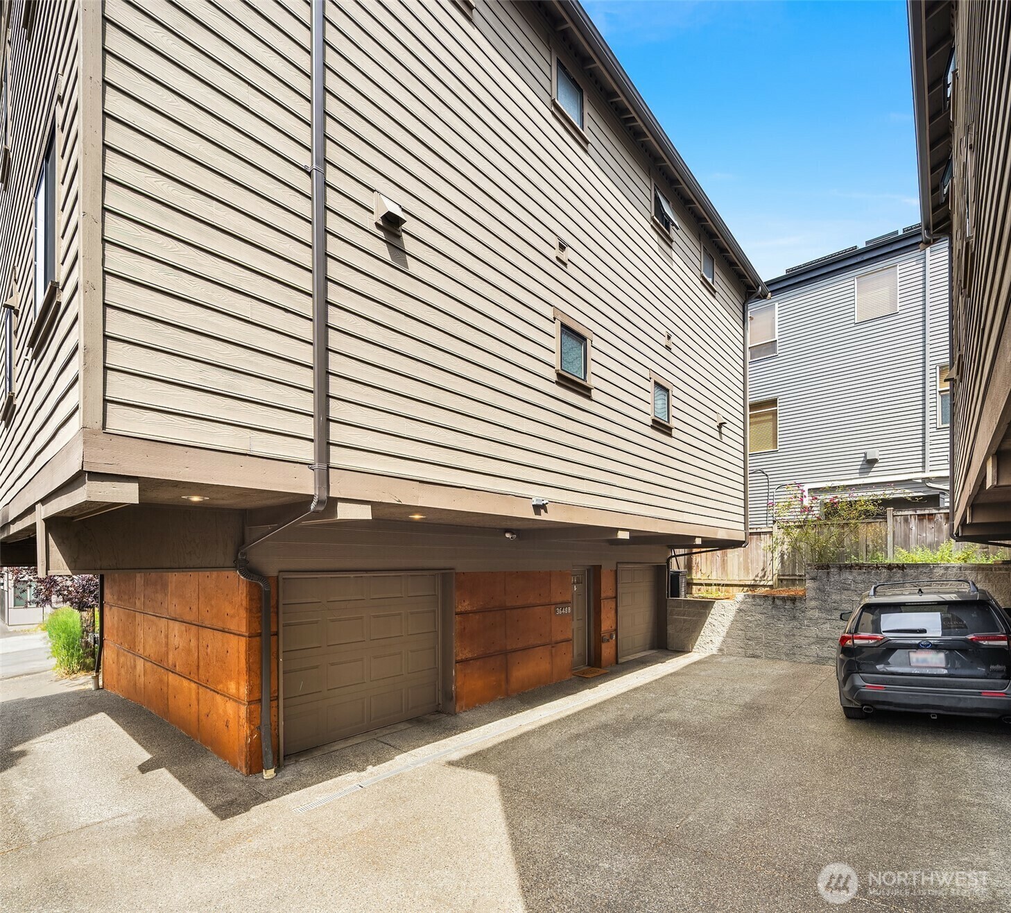 Property Photo: 3648 Dayton Avenue N B WA 98103