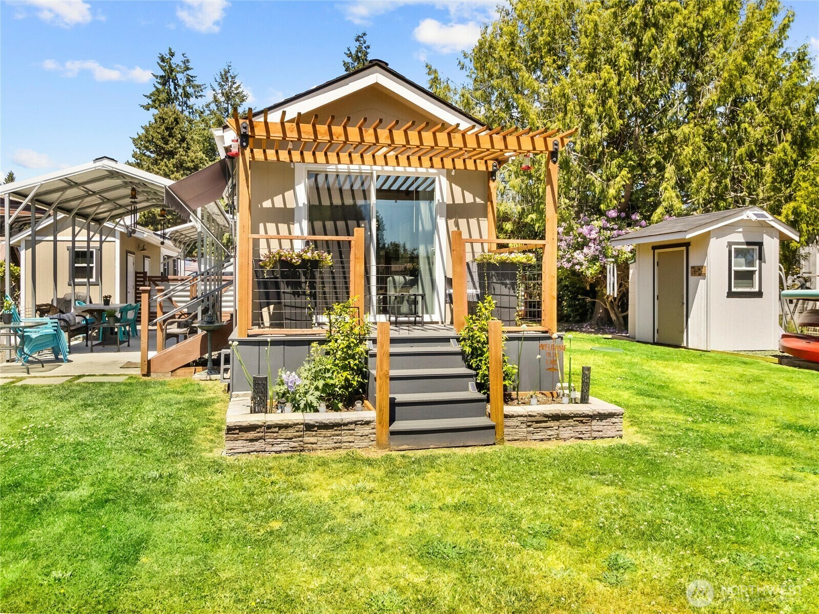Property Photo:  800 SE Crescent Drive  WA 98584 