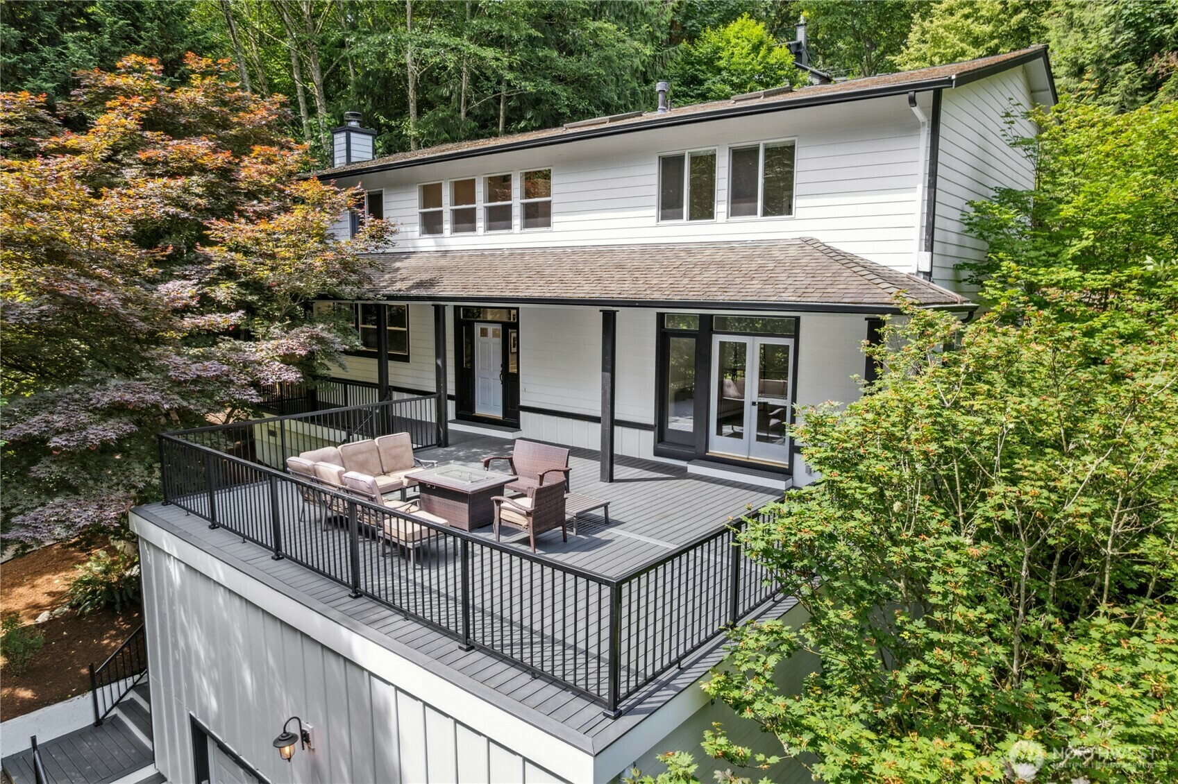 Property Photo: 17519 33rd Avenue NE WA 98155