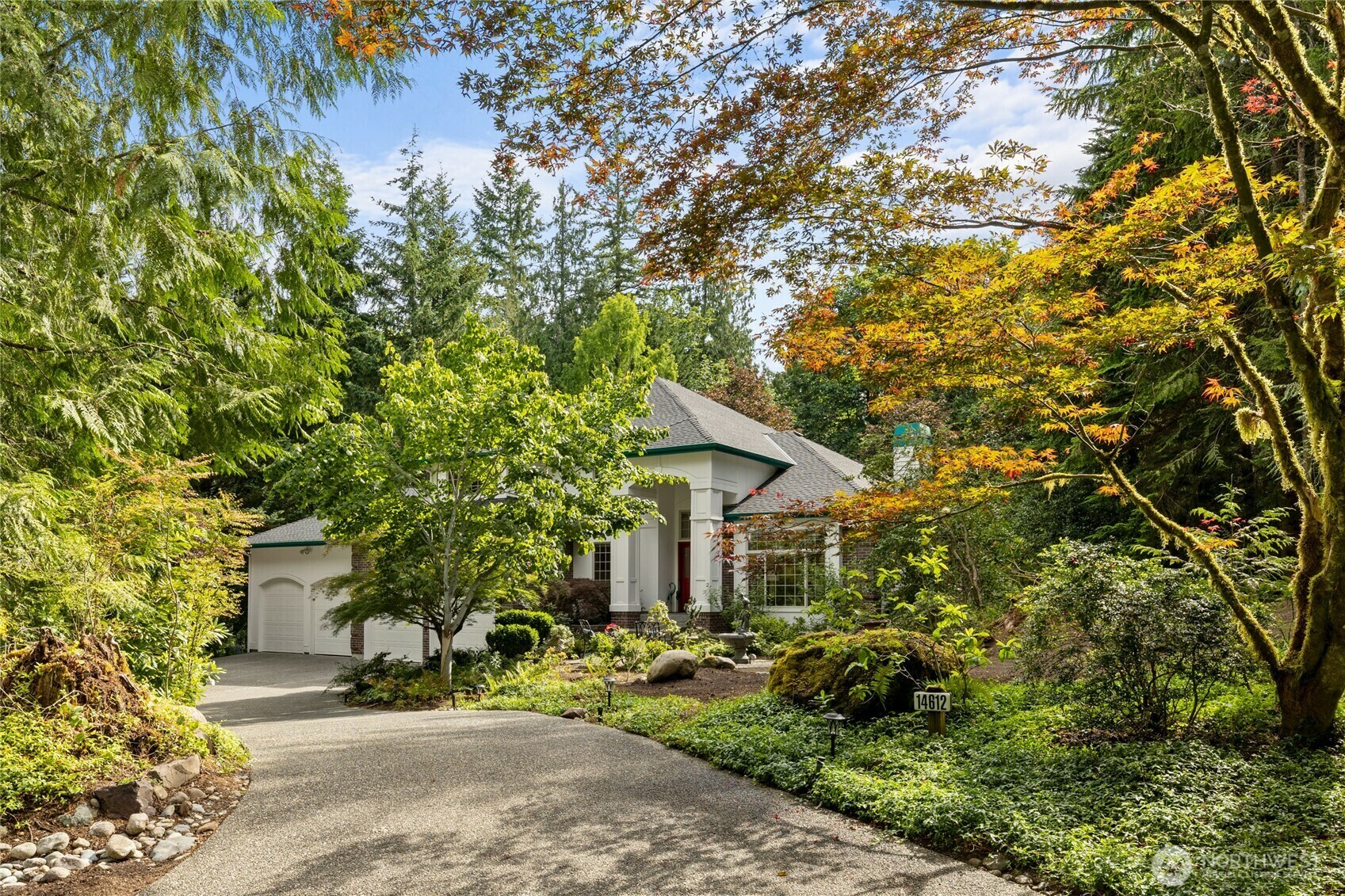 Property Photo: 14612 255th Lane SE WA 98027