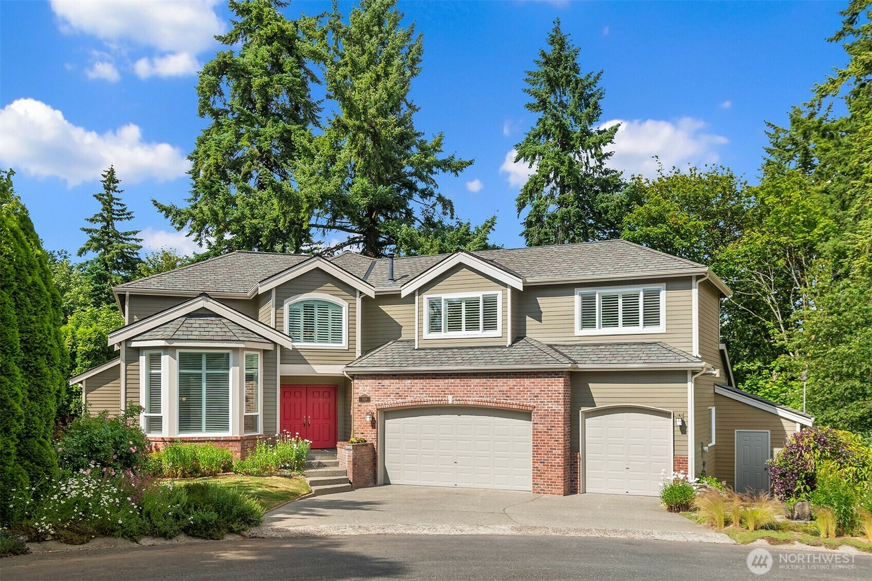 Property Photo: 13628 NE 103rd Street WA 98033