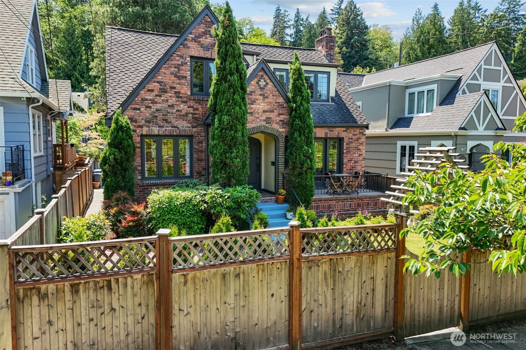 Property Photo:  2033  Boyer Avenue E  WA 98112 