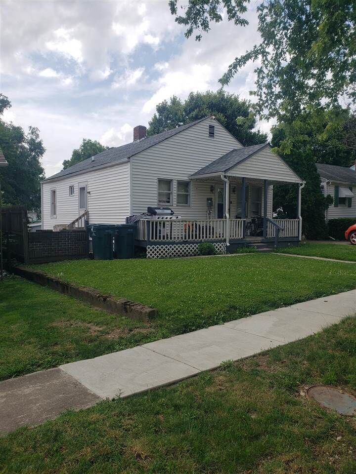 Property Photo:  158 SW 14th St  IN 47374-5140 