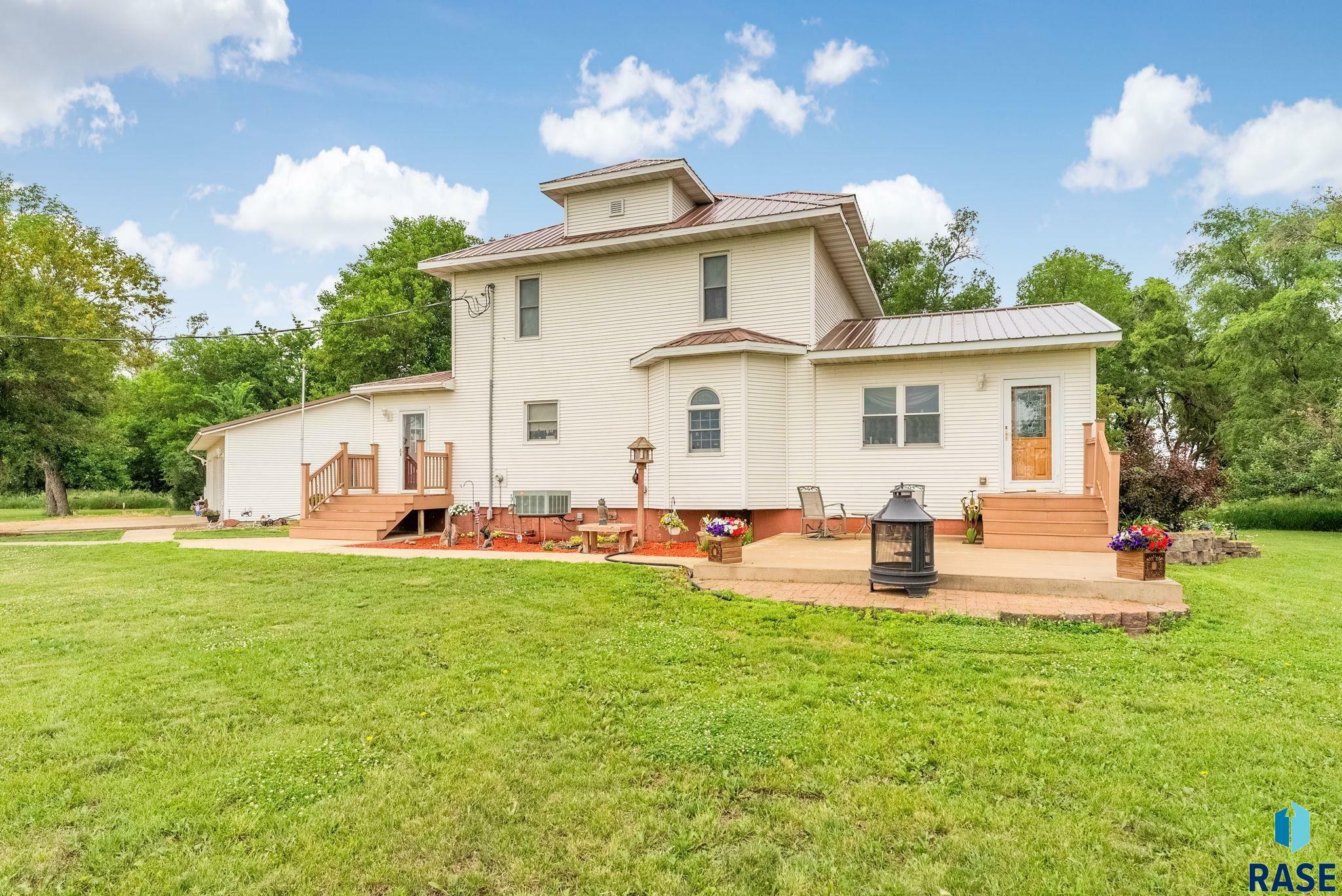 Property Photo: 28437 462nd Ave SD 57021