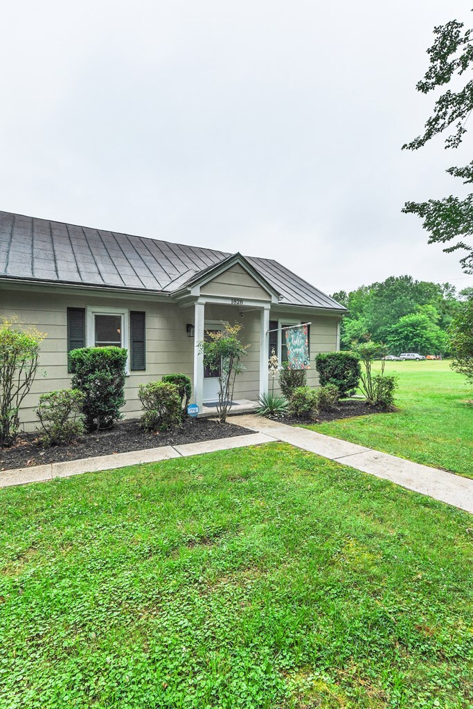 Property Photo: 1828 Back Hampden Sydney Road VA 23901