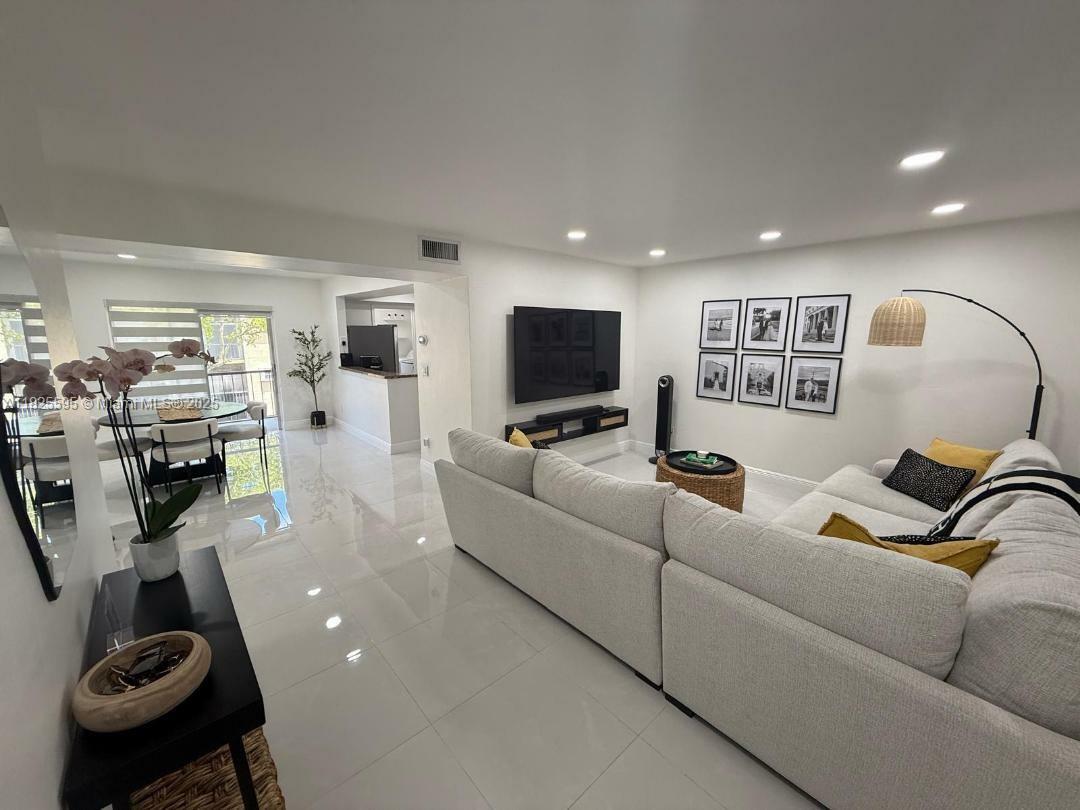 Property Photo:  8401 SW 107th Ave 364E  FL 33173 