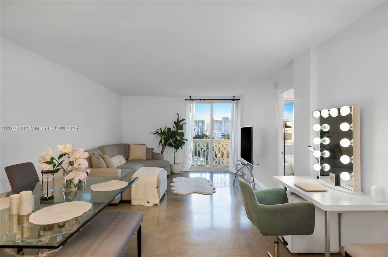 1020 Meridian Ave 816  Miami Beach FL 33139 photo