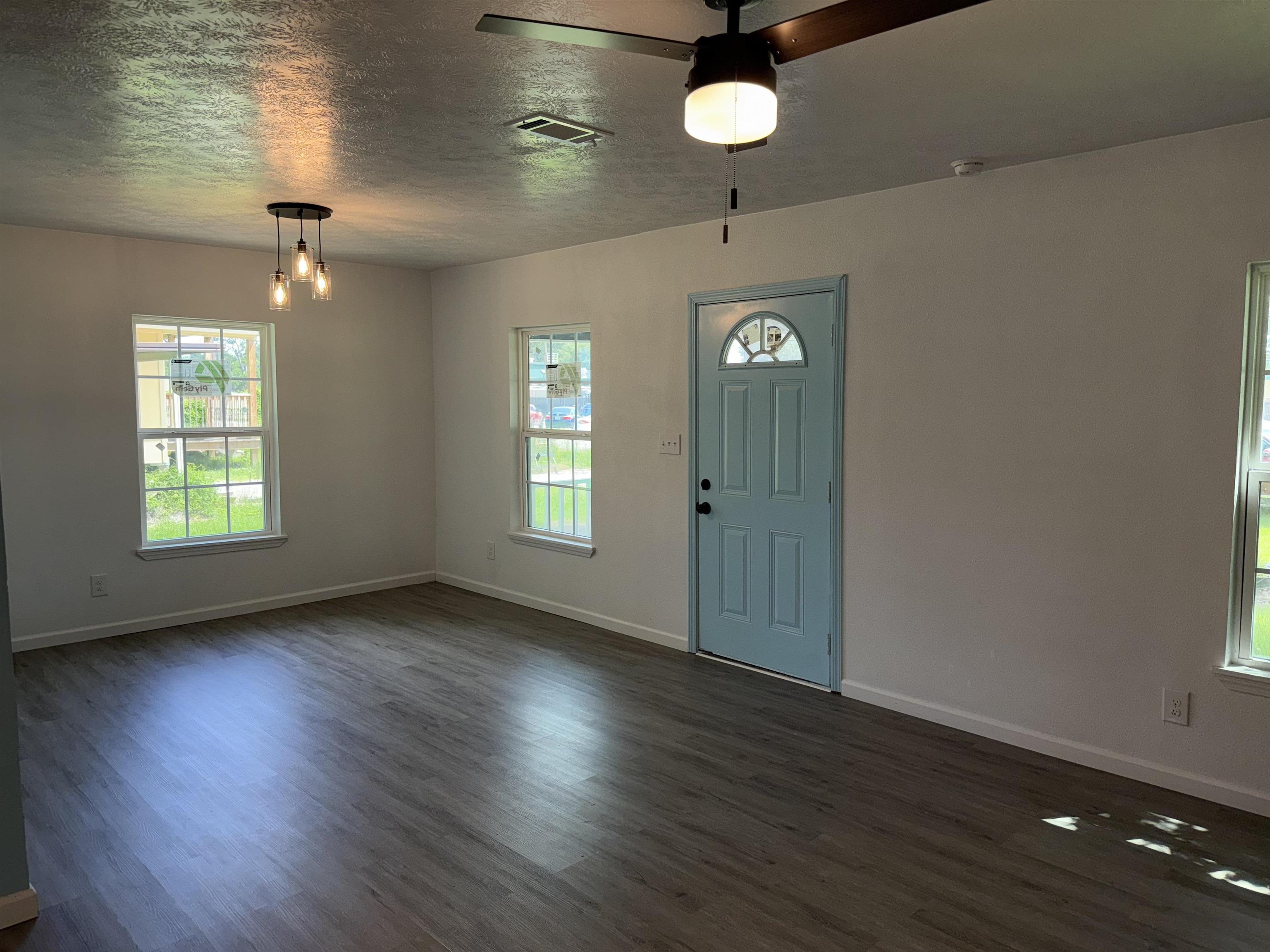 Property Photo:  5340 Kenneth Ave  TX 77705 