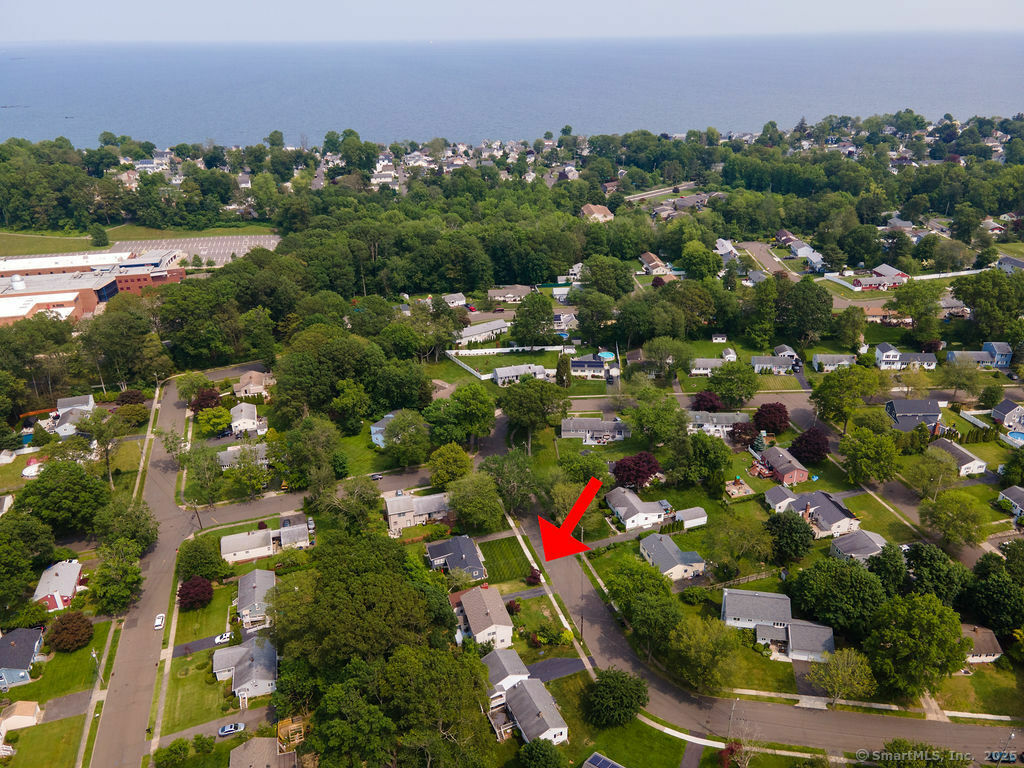 Property Photo:  80 Easy Street  CT 06460 