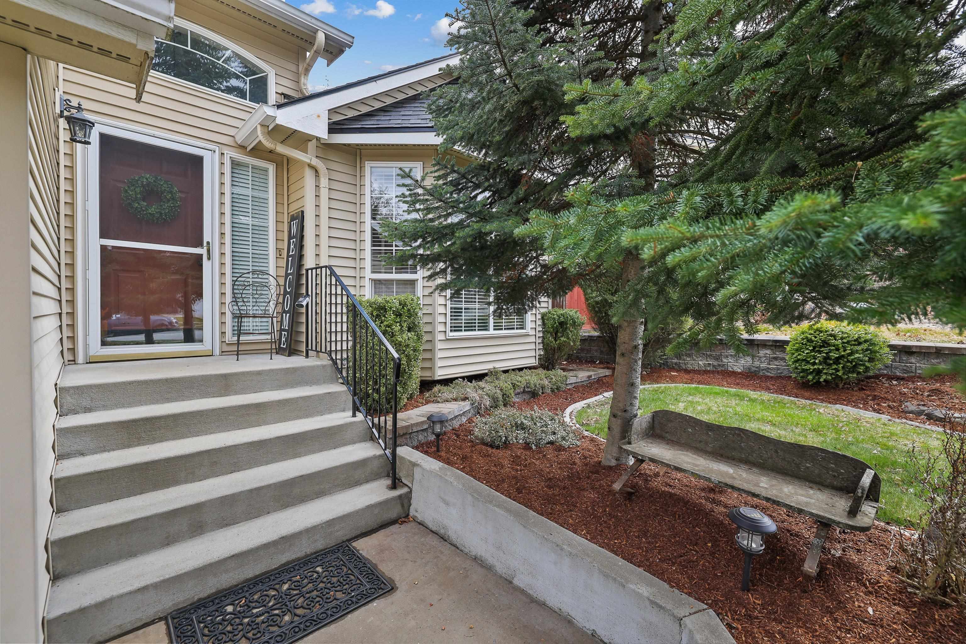 Property Photo: 6709 S Moran View St WA 99224
