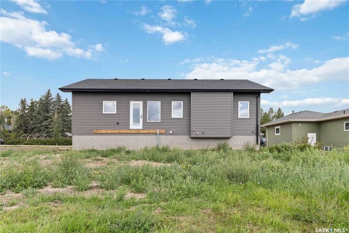 Photo de la propriété: 208 2nd Street S SK S0K 4R0