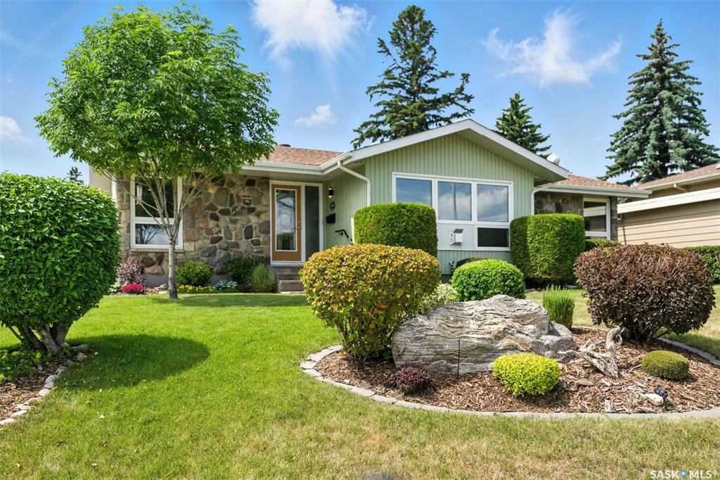 Property Photo: 2101 Pembina Avenue SK S7K 1C6
