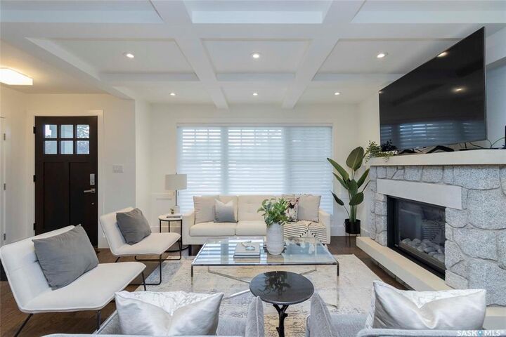 Property Photo:  1315A 11th Street E  SK S7H 0G4 