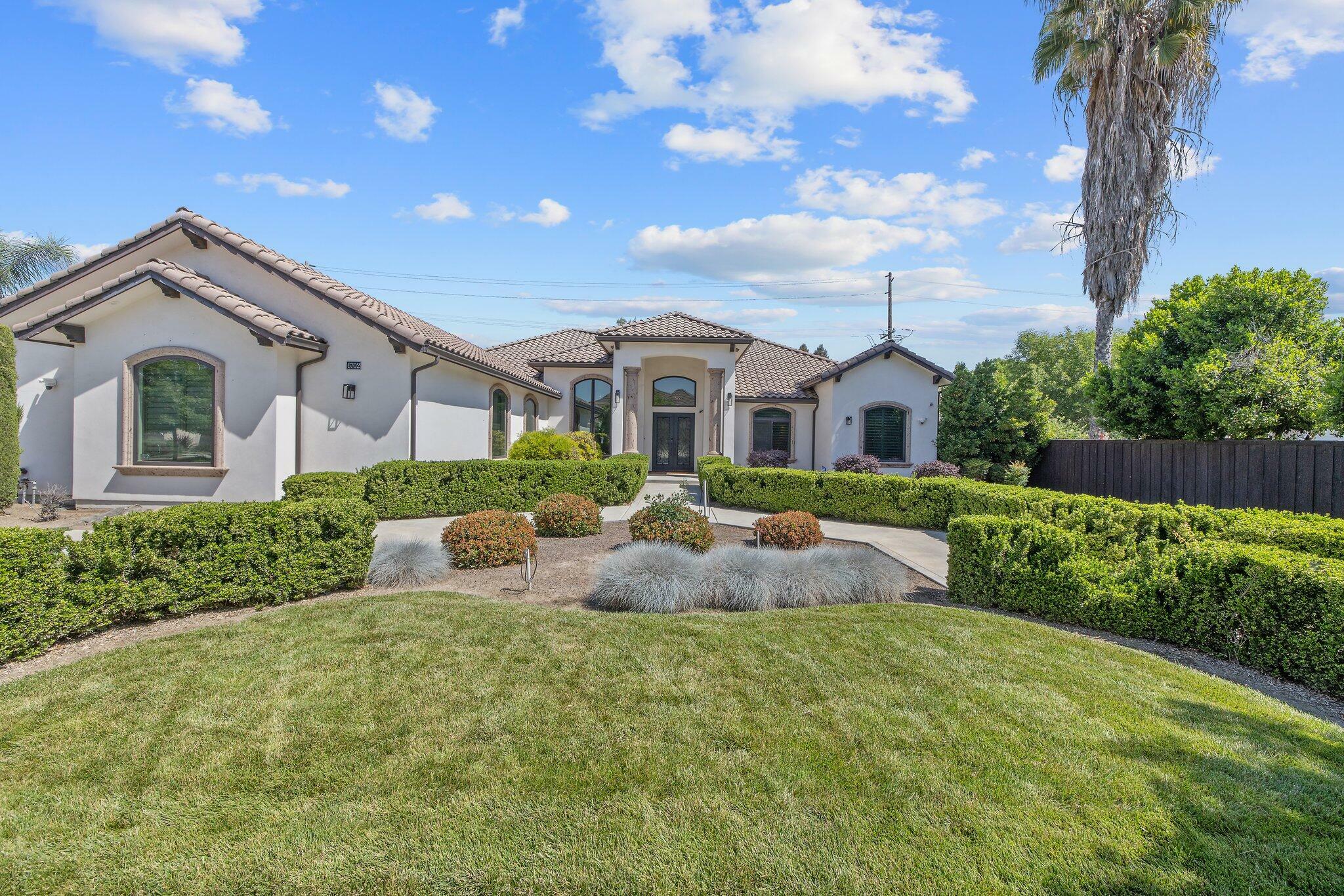 Property Photo: 6702 W Harter Avenue CA 93277