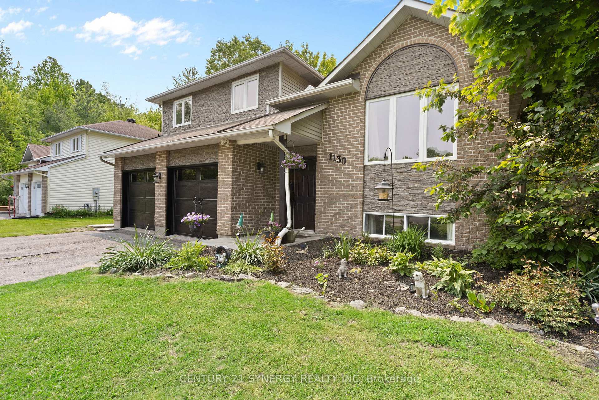 Property Photo: 1130 Sycamore Street ON K4K 1K9