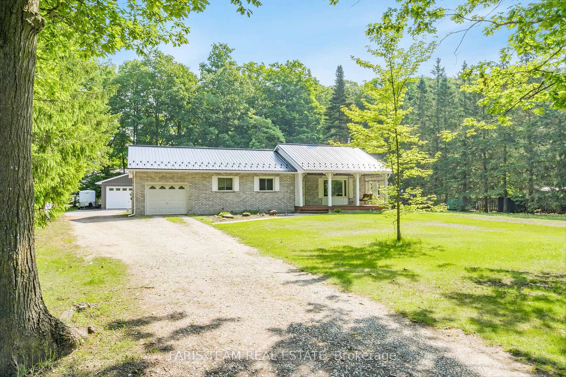 Property Photo: 1941 Vespra Valley Road ON L0L 1Y2