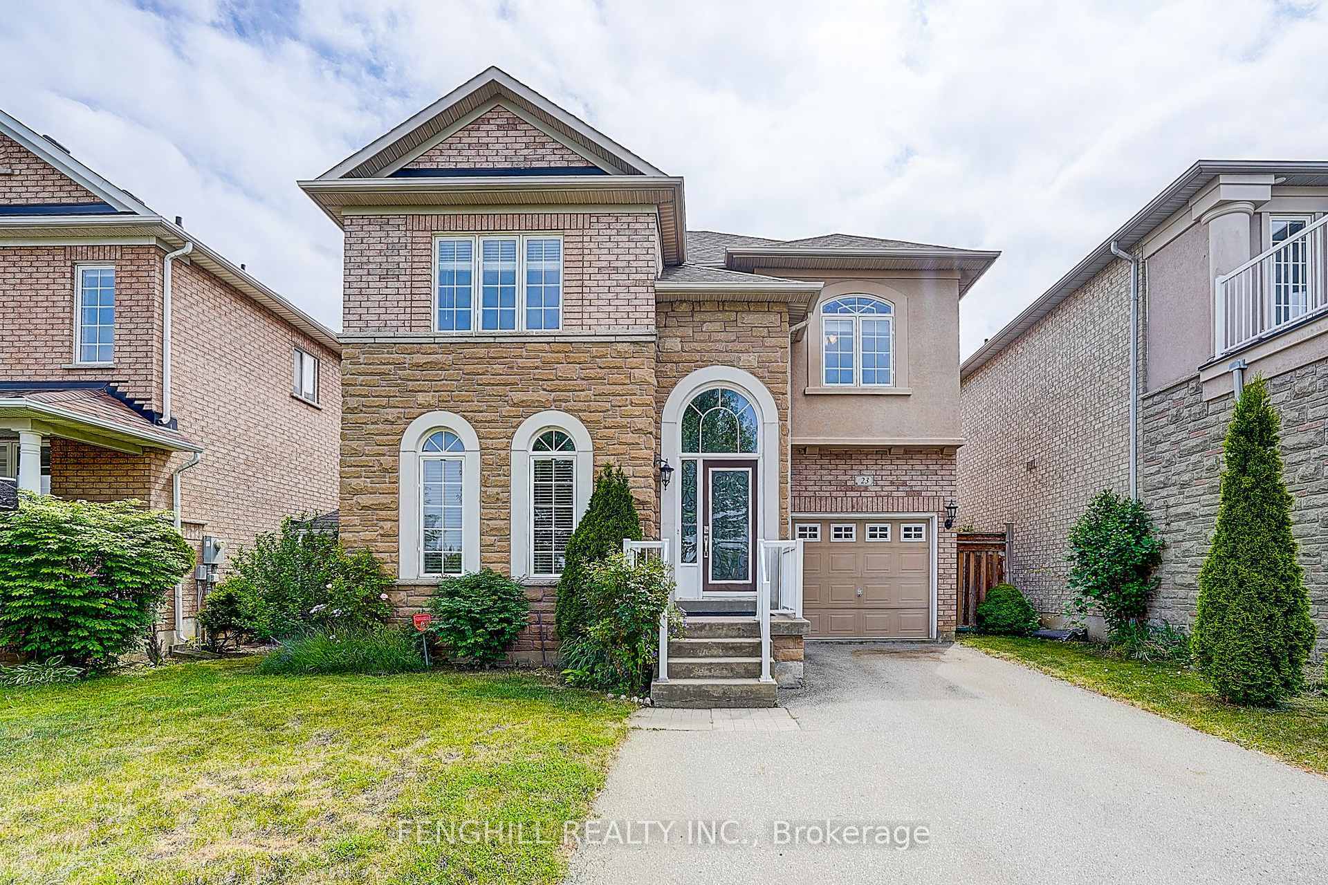 Property Photo: 23 Vellore Woods Boulevard ON L4H 1Y6