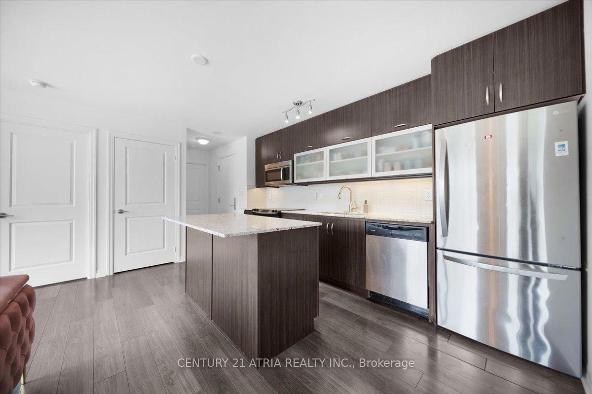 Photo de la propriété: 2015 Sheppard Avenue E 204 ON M2J 0B3