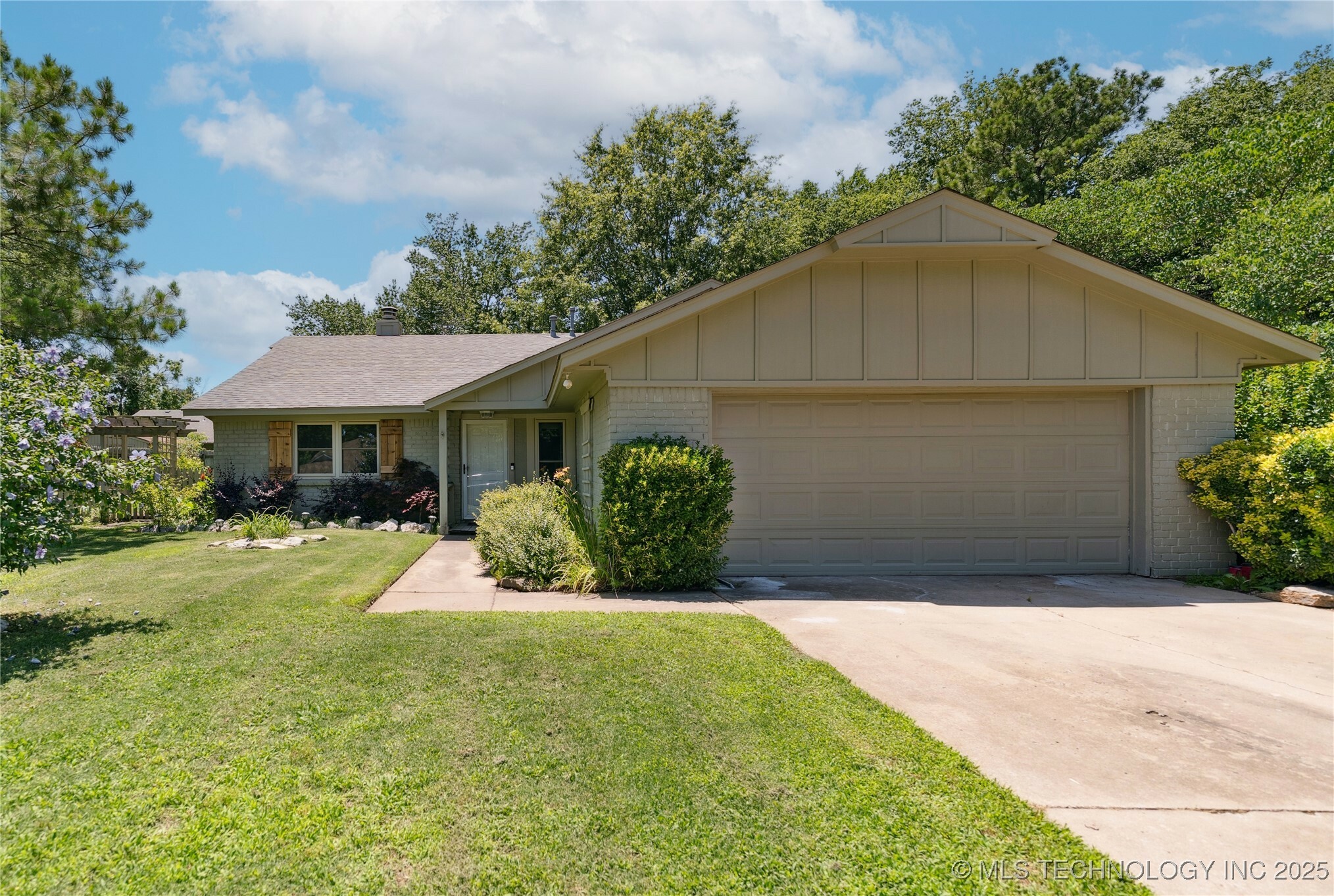 Property Photo: 1800 N 26th Street OK 74014