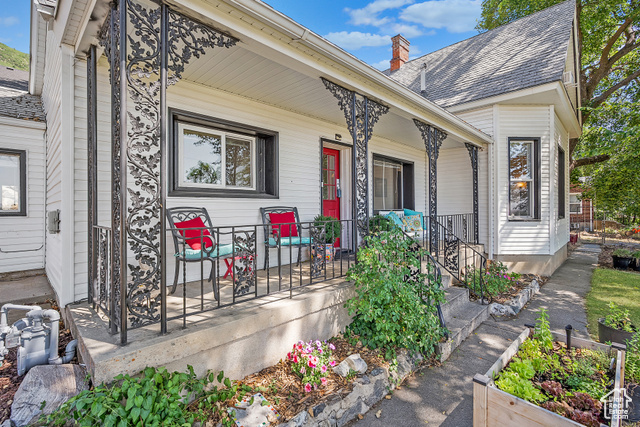 Property Photo: 79 S 300 E UT 84025