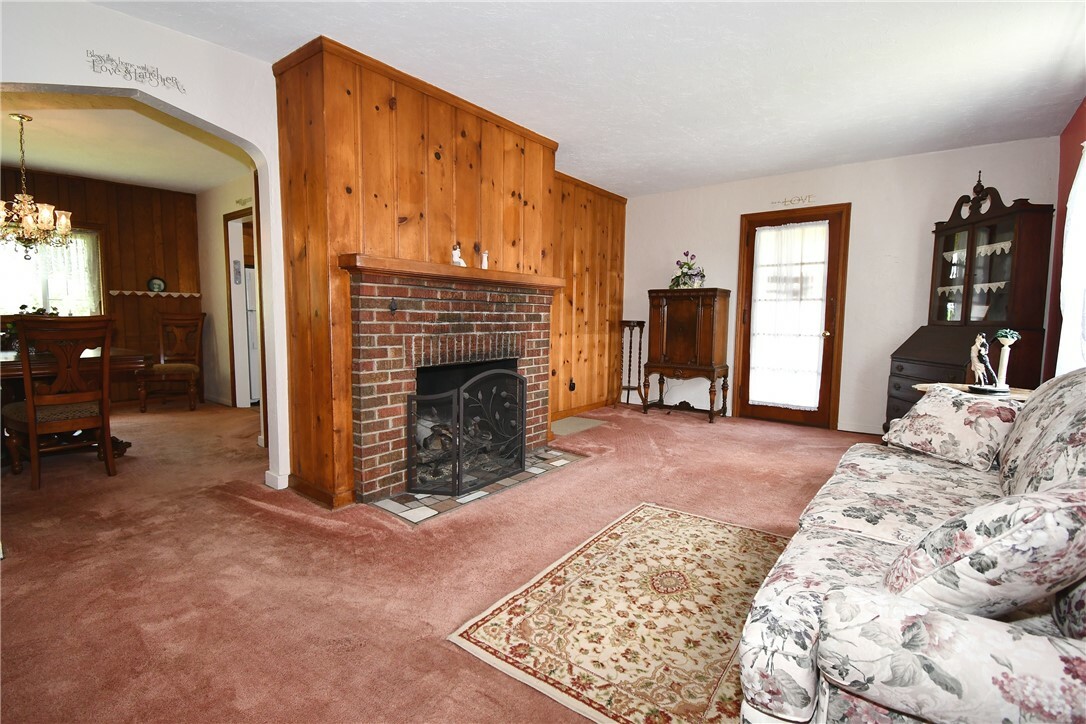 Property Photo: 1673 Elderslee Rd PA 15227
