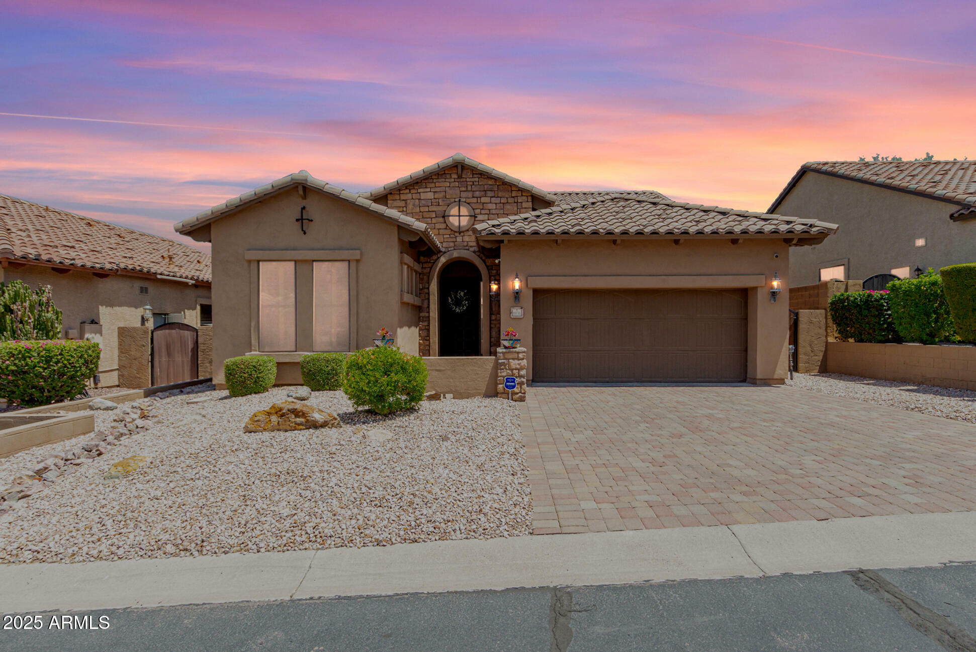 Property Photo: 6936 E Snowdon Street AZ 85207
