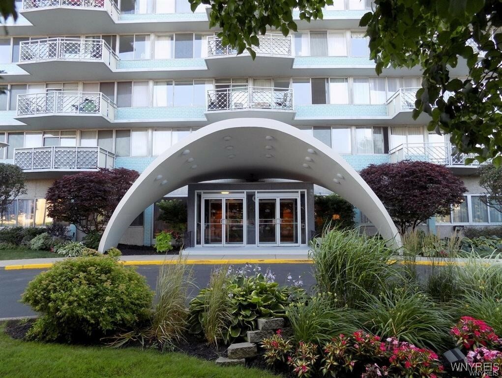 Property Photo: 1088 Delaware Avenue 6C NY 14209