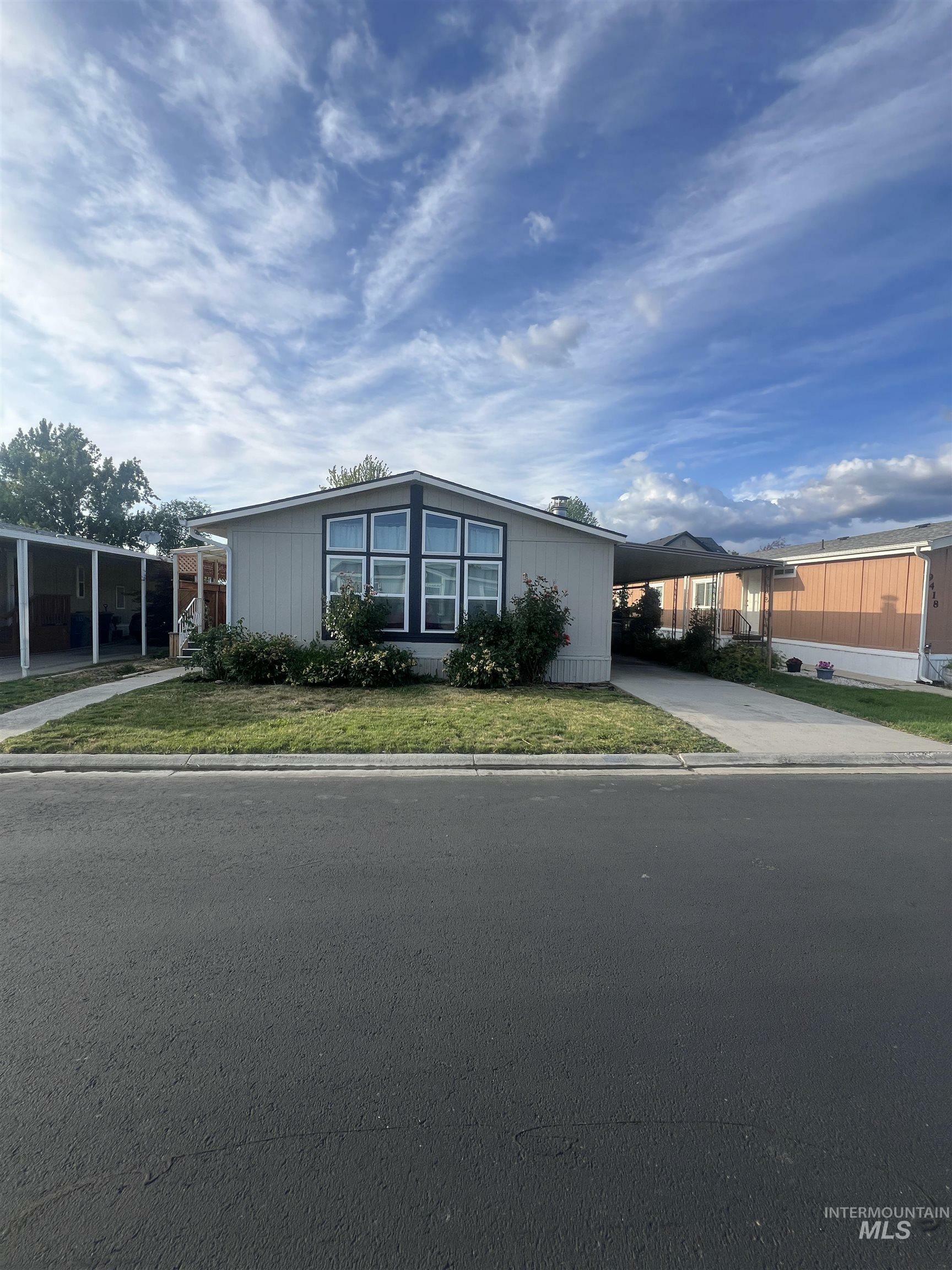 9436 W Glen Ellyn Ln  Boise ID 83704 photo