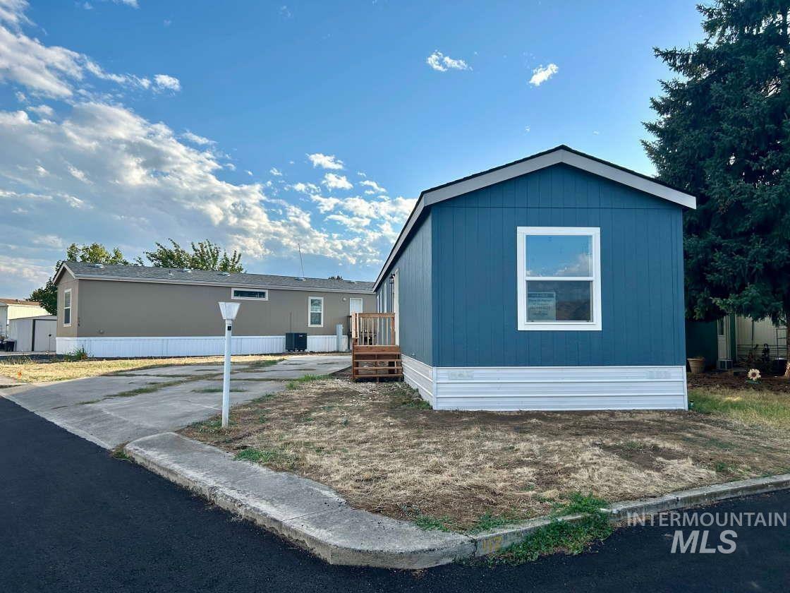 Property Photo: 2015 6th Ave 112 WA 99403