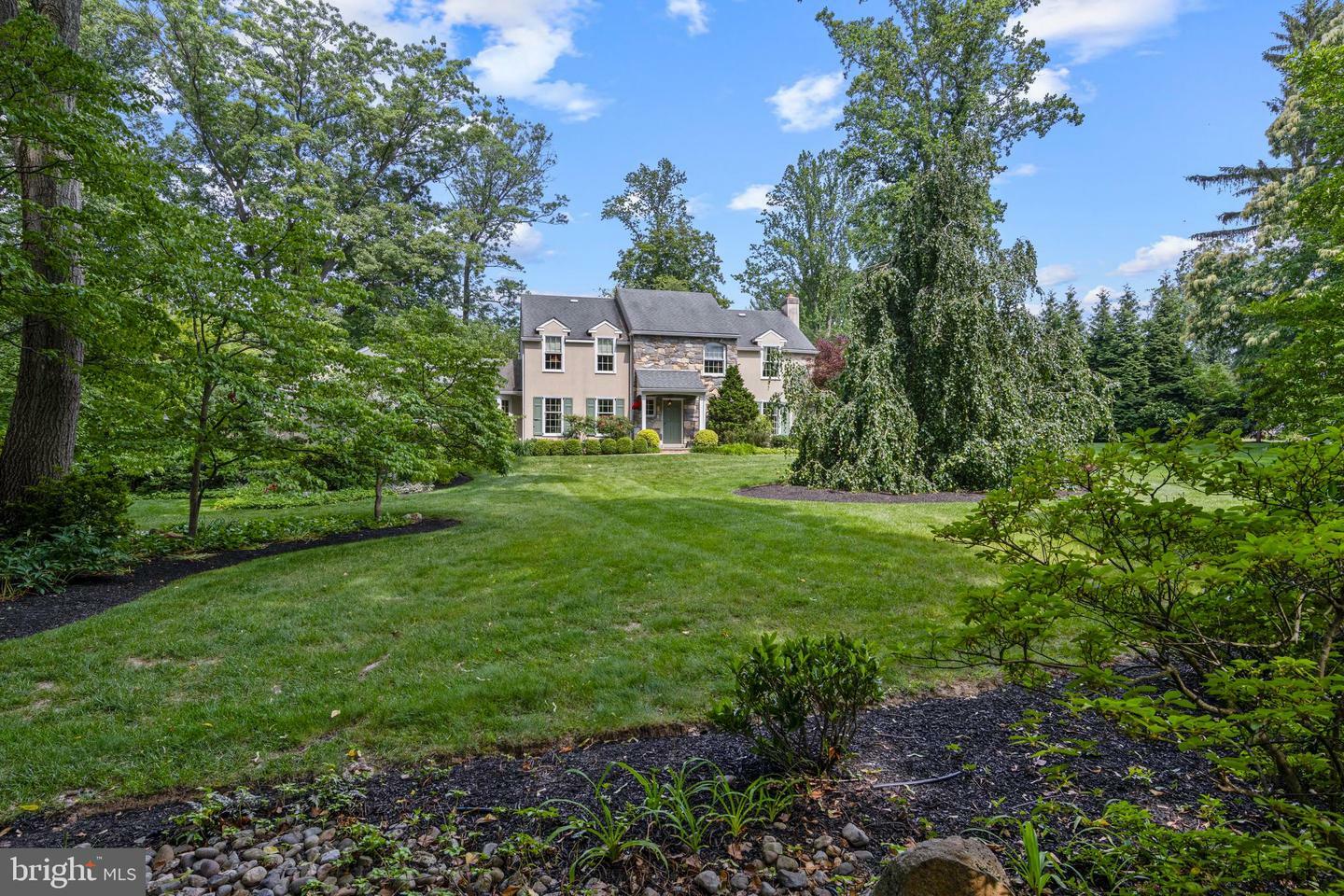 Property Photo:  8 Shannon Circle  PA 19010 